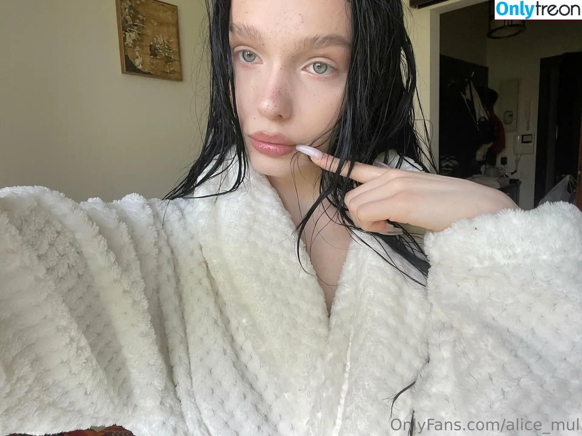 alice_mul nude photo #0021 (l_amulette)