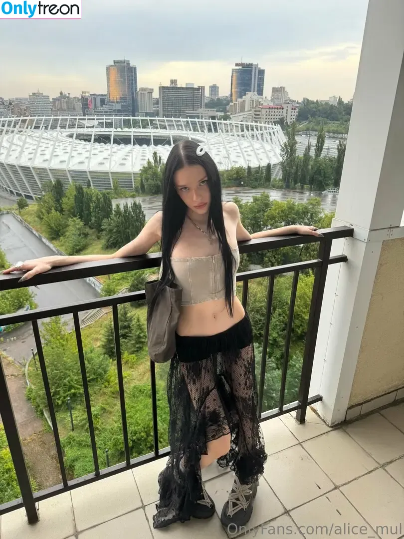 alice_mul nude photo #0056 (l_amulette)