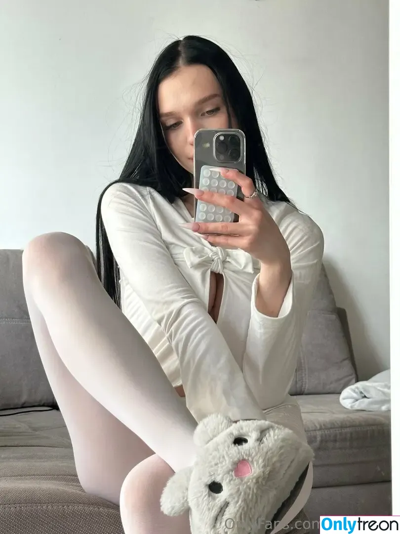 alice_mul nude photo #0102 (l_amulette)