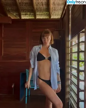Alice Wegmann / alicewegmann nude photo #0155