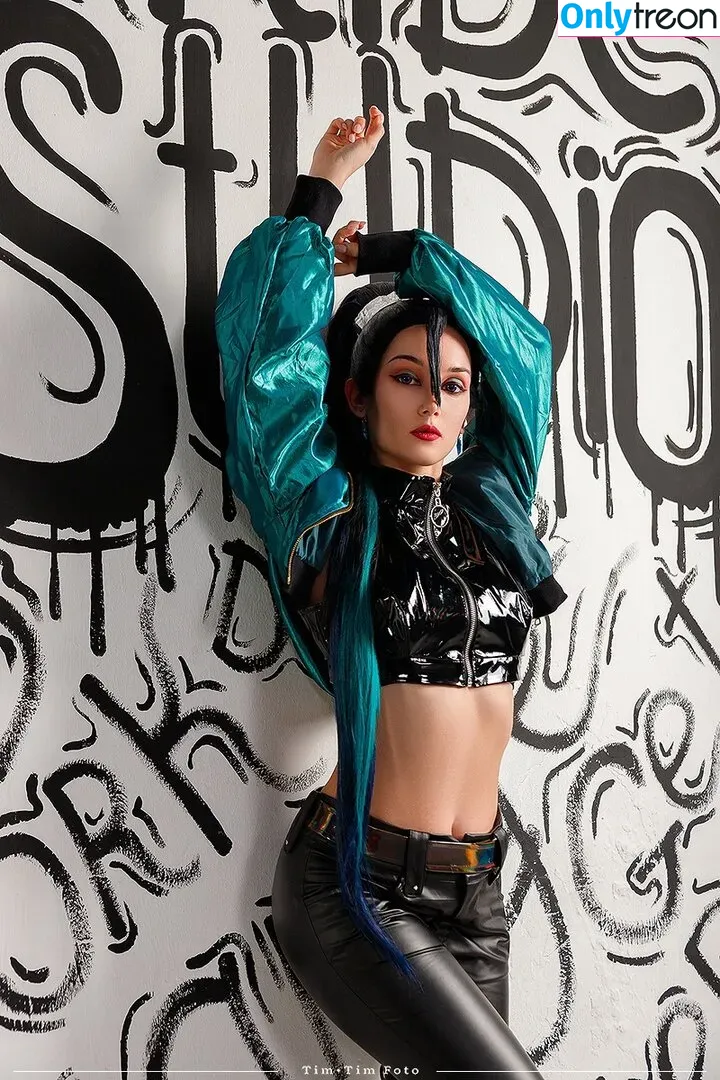 alice01cosplay nude photo #0007 (Alice Hatsune)