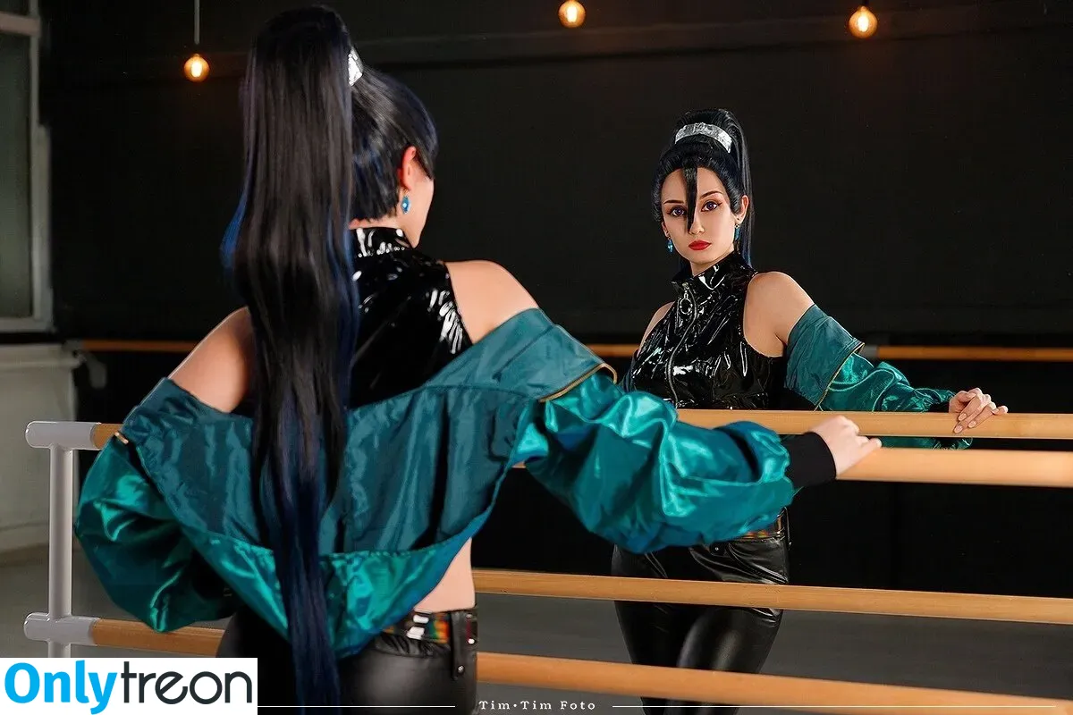 alice01cosplay nude photo #0015 (Alice Hatsune)
