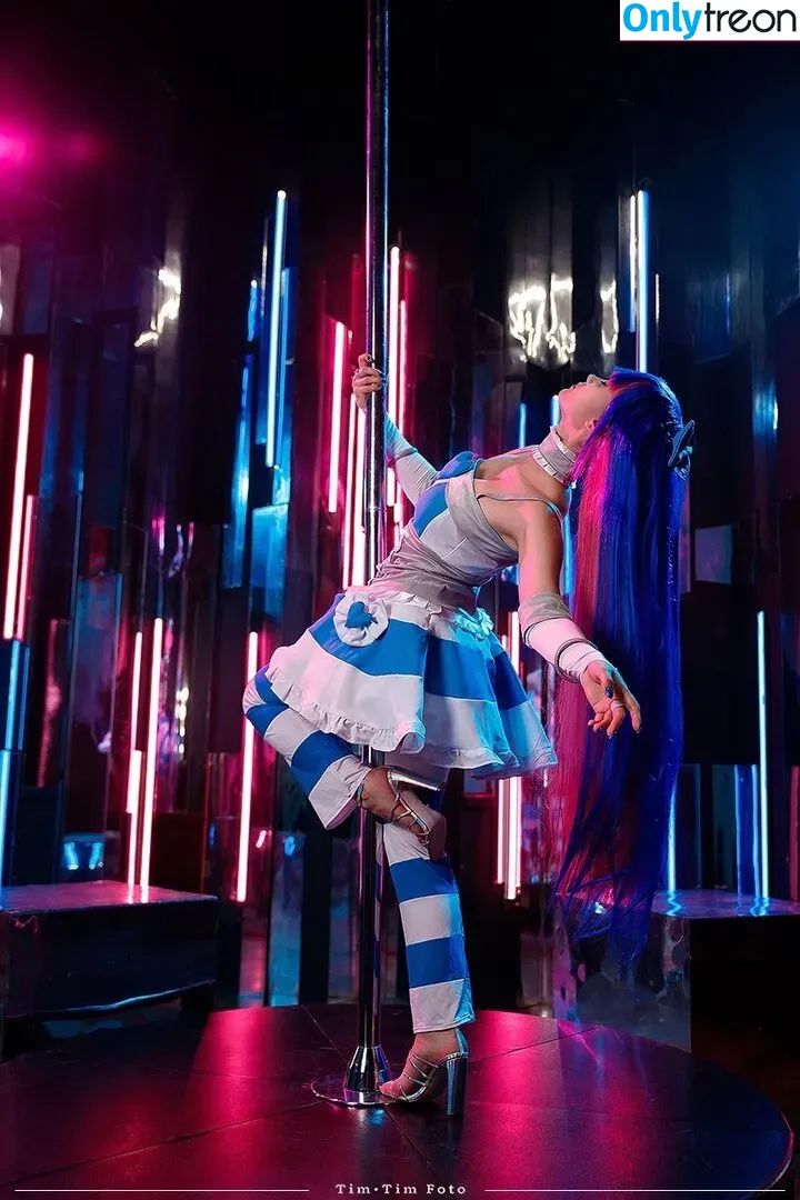 alice01cosplay nude photo #0021 (Alice Hatsune)
