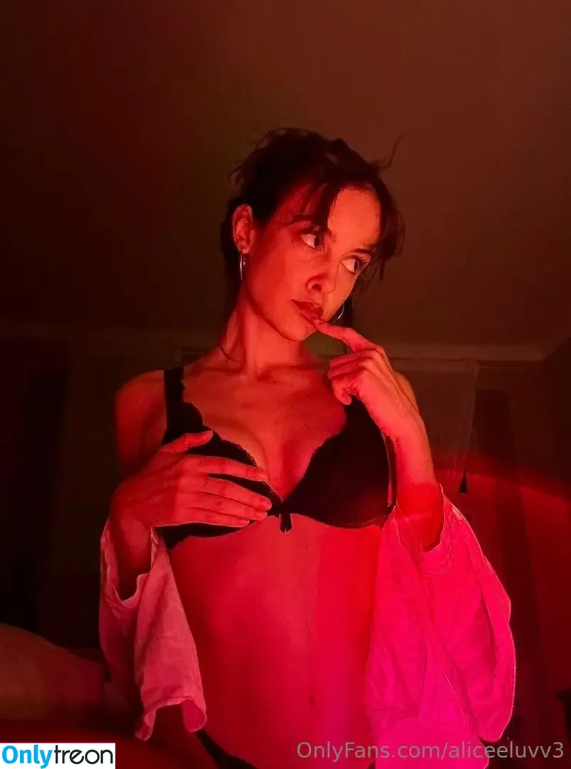 aliceeluvv3 nude photo #0015 (luckyluckyalice)