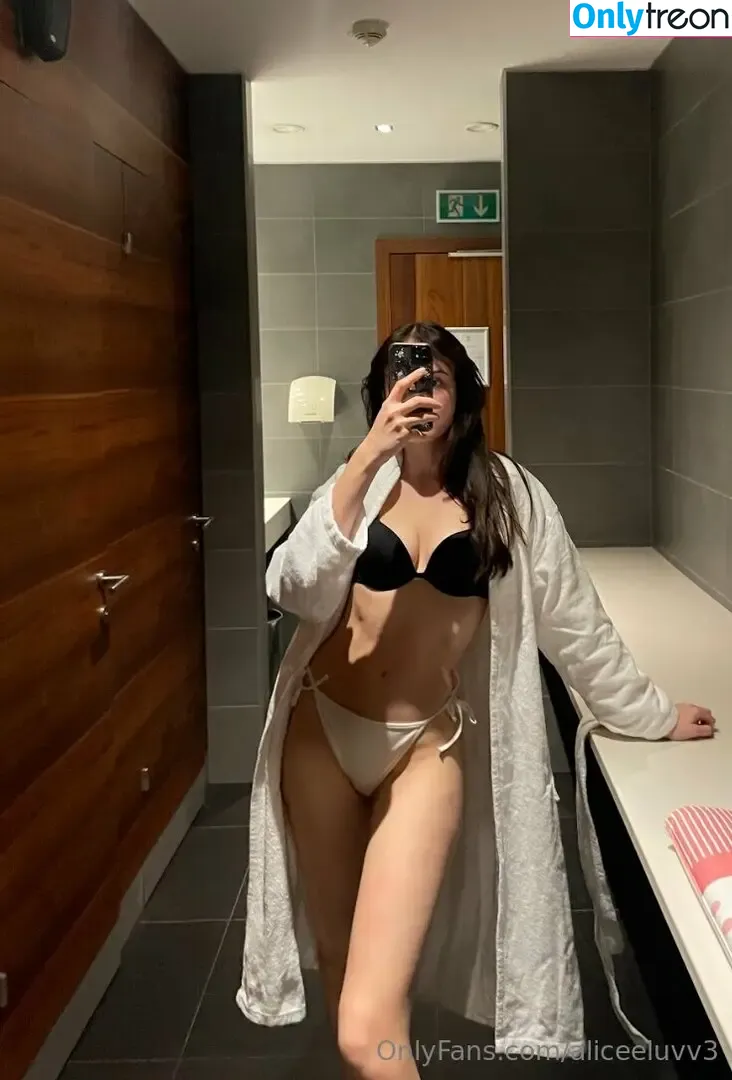 aliceeluvv3 nude photo #0028 (luckyluckyalice)