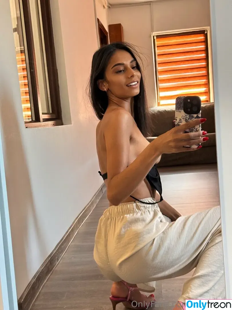 aliceerae nude photo #0039 (theallierae)