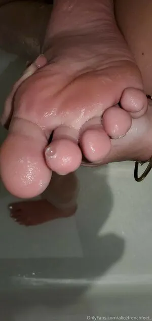 alicefrenchfeet / alice.frenchfeet nude photo #0049