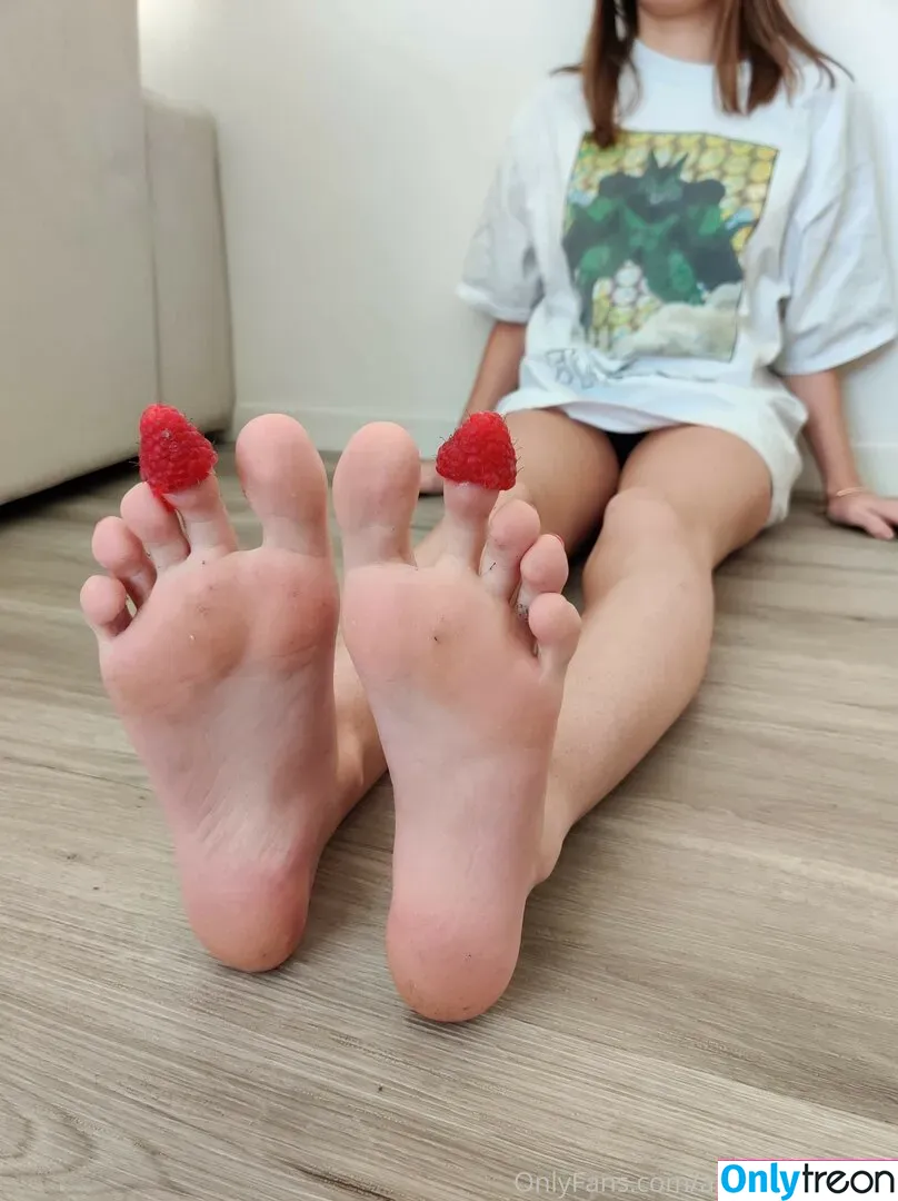 alicefrenchfeet nude photo #0019 (alice.frenchfeet)