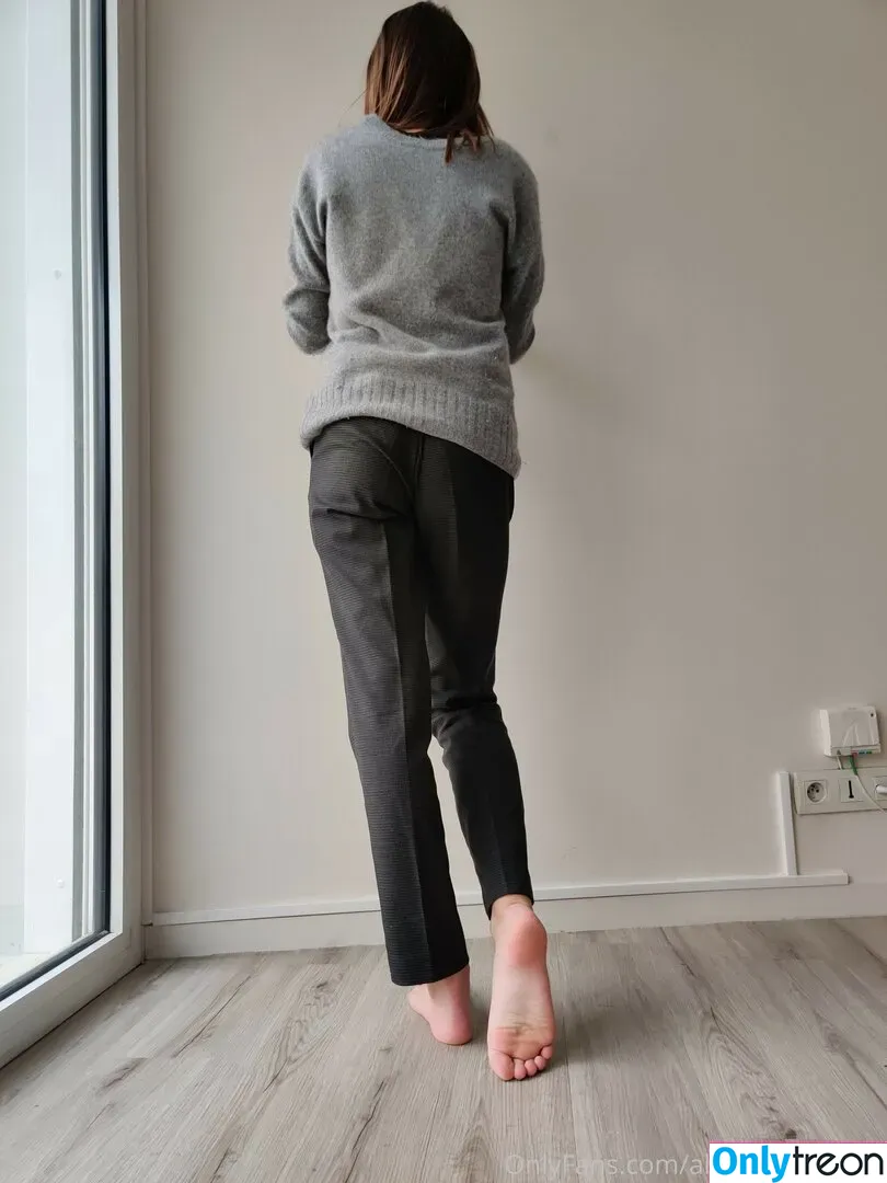 alicefrenchfeet nude photo #0037 (alice.frenchfeet)