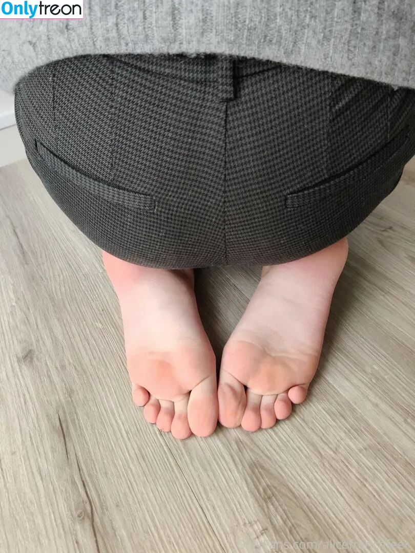 alicefrenchfeet nude photo #0048 (alice.frenchfeet)