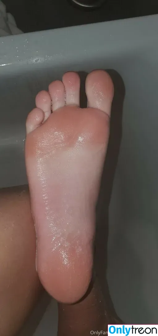 alicefrenchfeet nude photo #0053 (alice.frenchfeet)