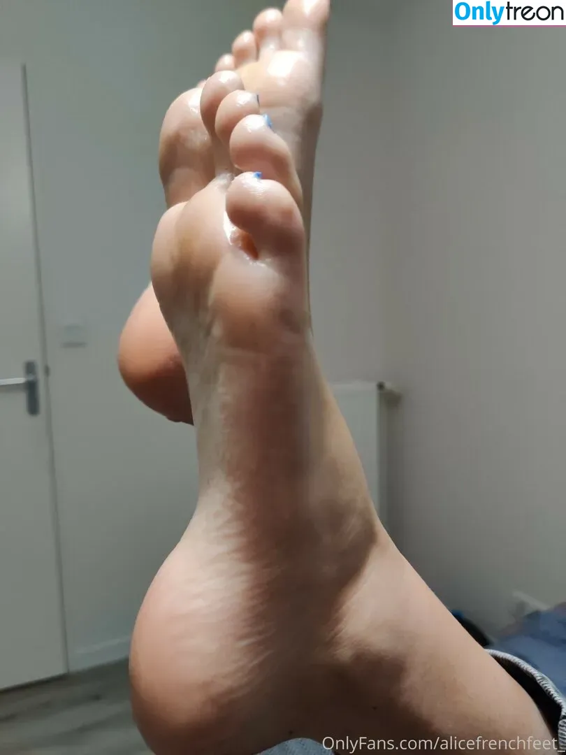 alicefrenchfeet nude photo #0060 (alice.frenchfeet)