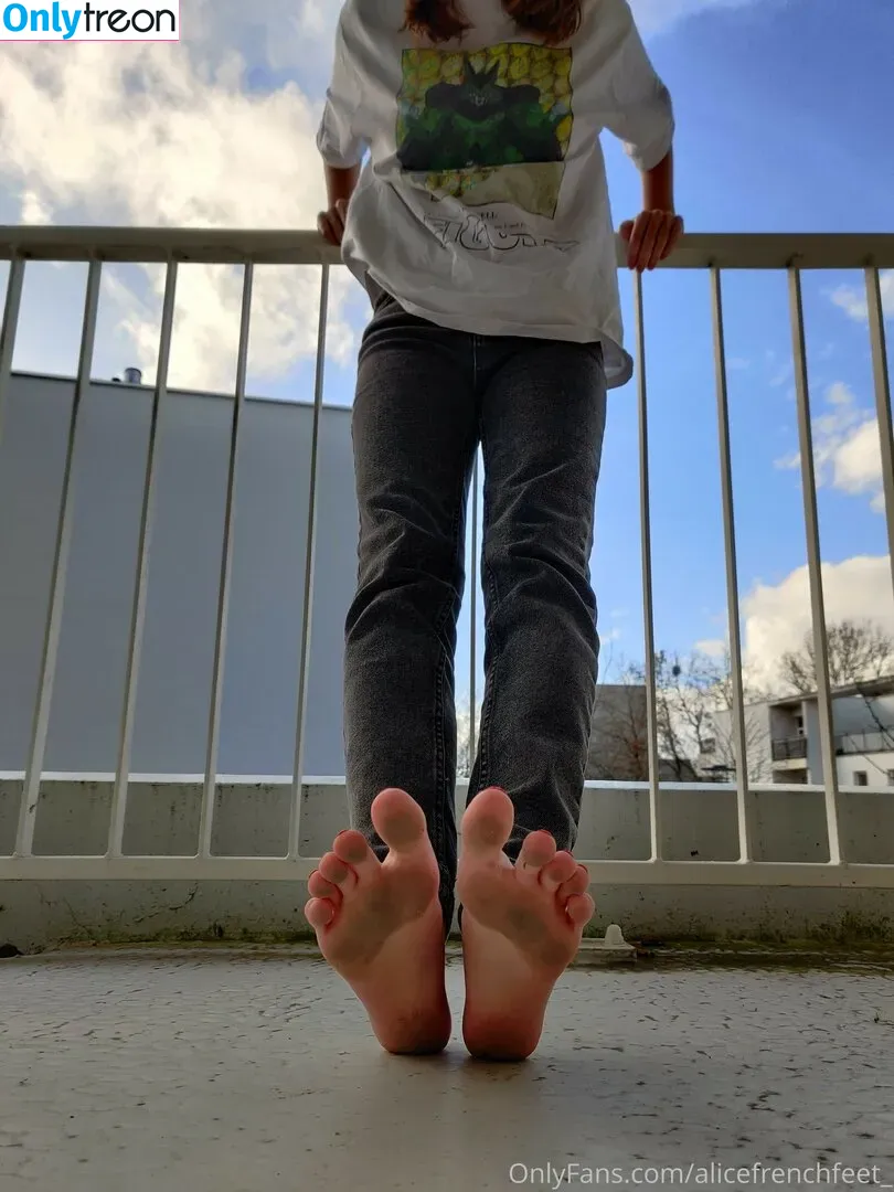 alicefrenchfeet nude photo #0086 (alice.frenchfeet)