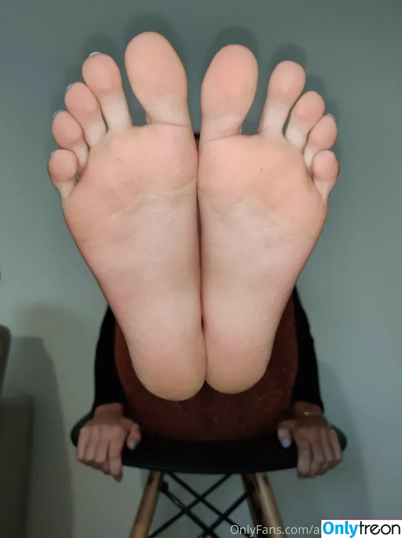 alicefrenchfeet nude photo #0120 (alice.frenchfeet)
