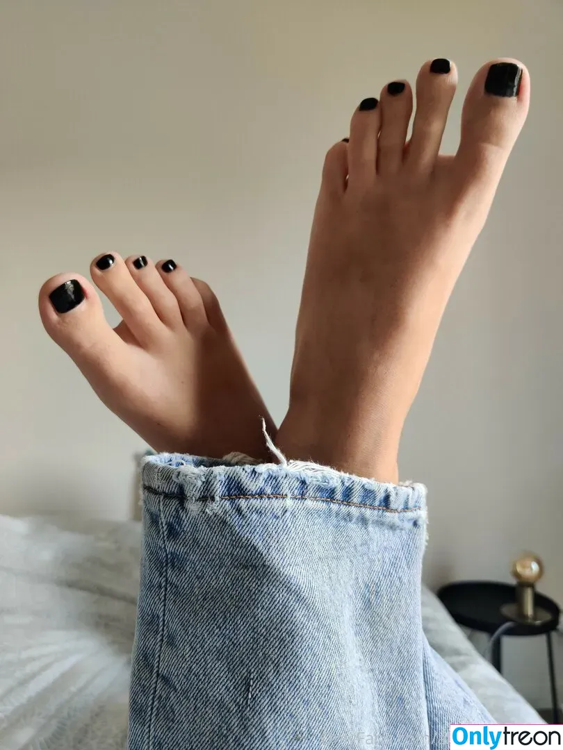 alicefrenchfeet nude photo #0180 (alice.frenchfeet)