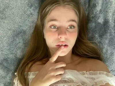 Aliceinadultland nude photo #0008