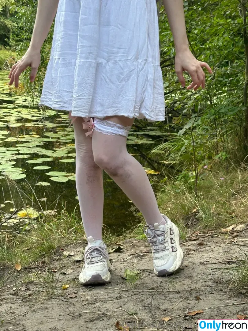 Alicemoonvip nude photo #0081 (ShamelessDaybreak / thealicemoon)