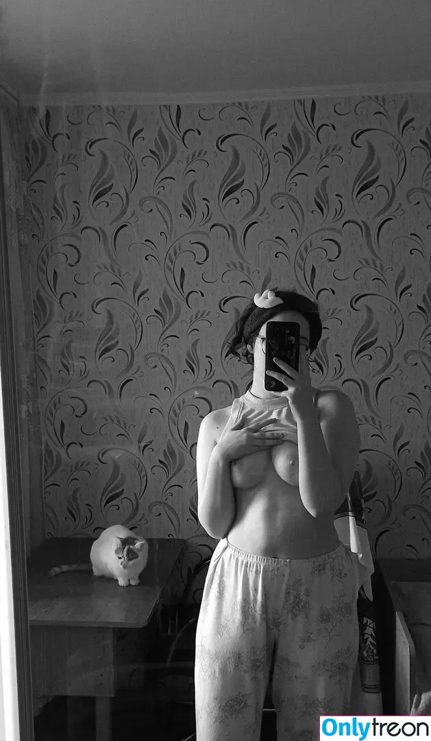 alicenudes nude photo #0012 (alices_desu / sreda / sredaaa666)