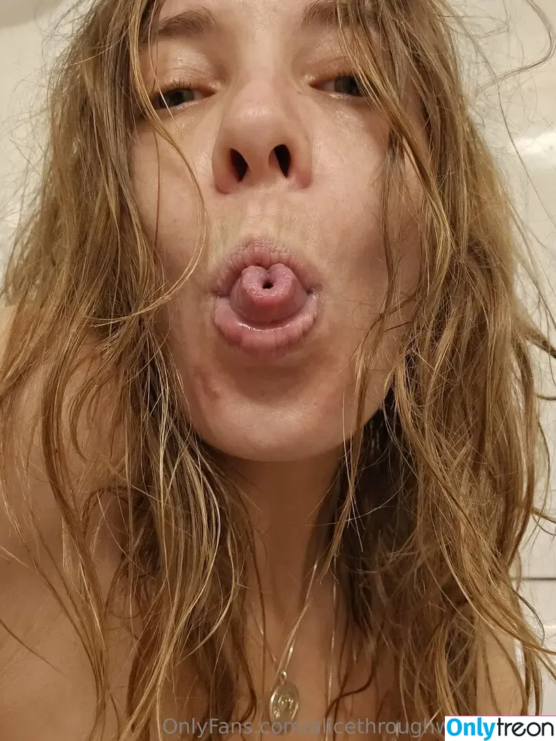 alicethroughwonderland nude photo #0039 (disneyalice)
