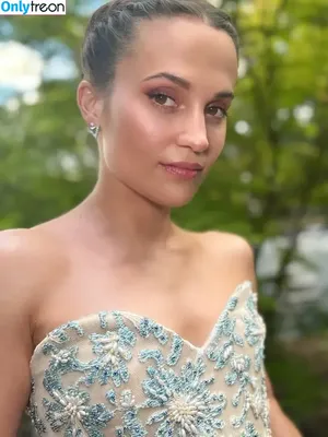 Alicia Vikander / aliciavikanderdaily nude photo #0576