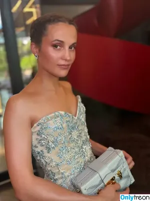 Alicia Vikander / aliciavikanderdaily nude photo #0577