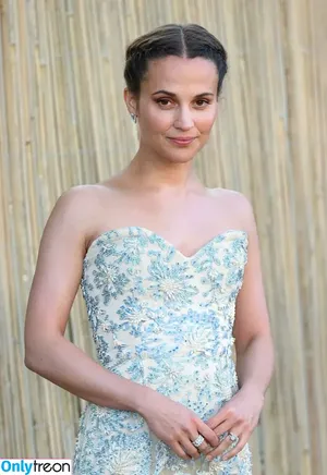 Alicia Vikander / aliciavikanderdaily nude photo #0582