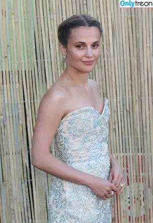 Alicia Vikander / aliciavikanderdaily nude photo #0585