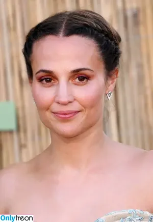Alicia Vikander / aliciavikanderdaily nude photo #0588