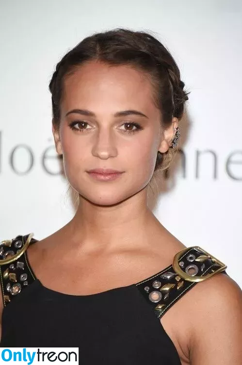 Alicia Vikander nude photo #0243 (aliciavikanderdaily)
