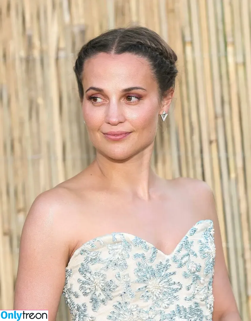 Alicia Vikander nude photo #0581 (aliciavikanderdaily)