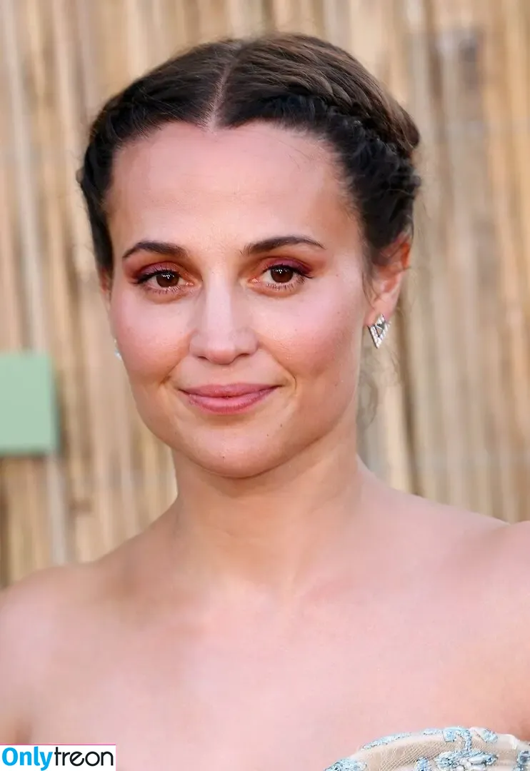 Alicia Vikander nude photo #0588 (aliciavikanderdaily)