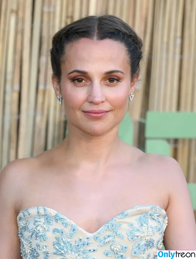 Alicia Vikander nude photo #0591 (aliciavikanderdaily)