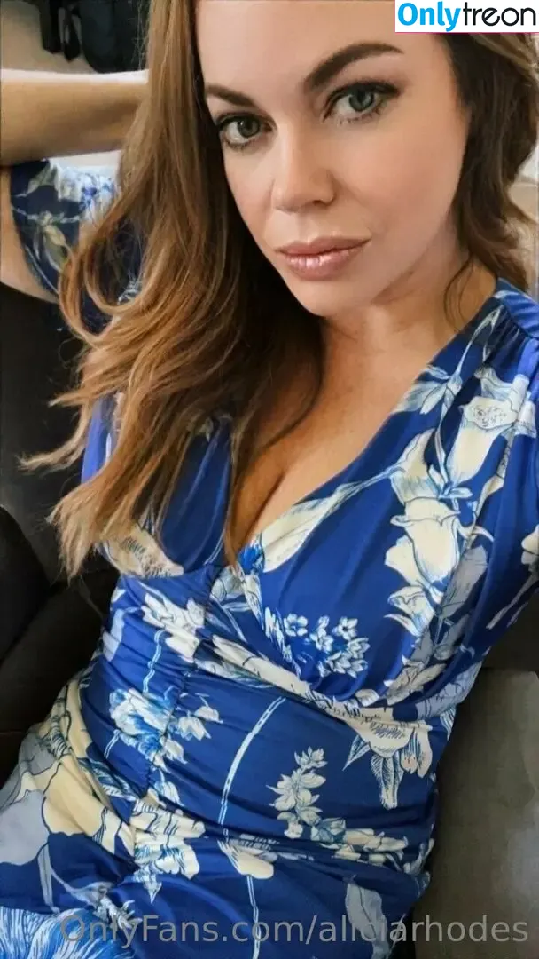 aliciarhodes nude photo #0046 (alicia1rhodes)