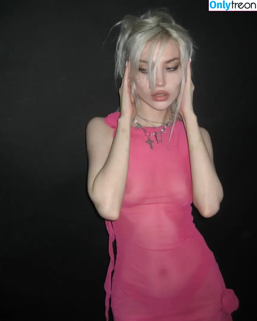 alien.hanna nude photo #0004 (faceinnhell / newfaceinnhell)
