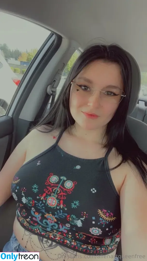 alienartqueenfree nude photo #0001 (alienartqueenfree)