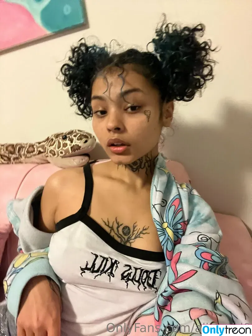 aliengirl0 nude photo #0078 (alien girl / talyeh_galvez)