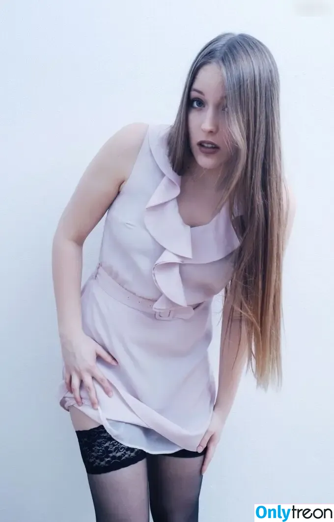 Alina Jäger nude photo #0219 (clippedinandfree)