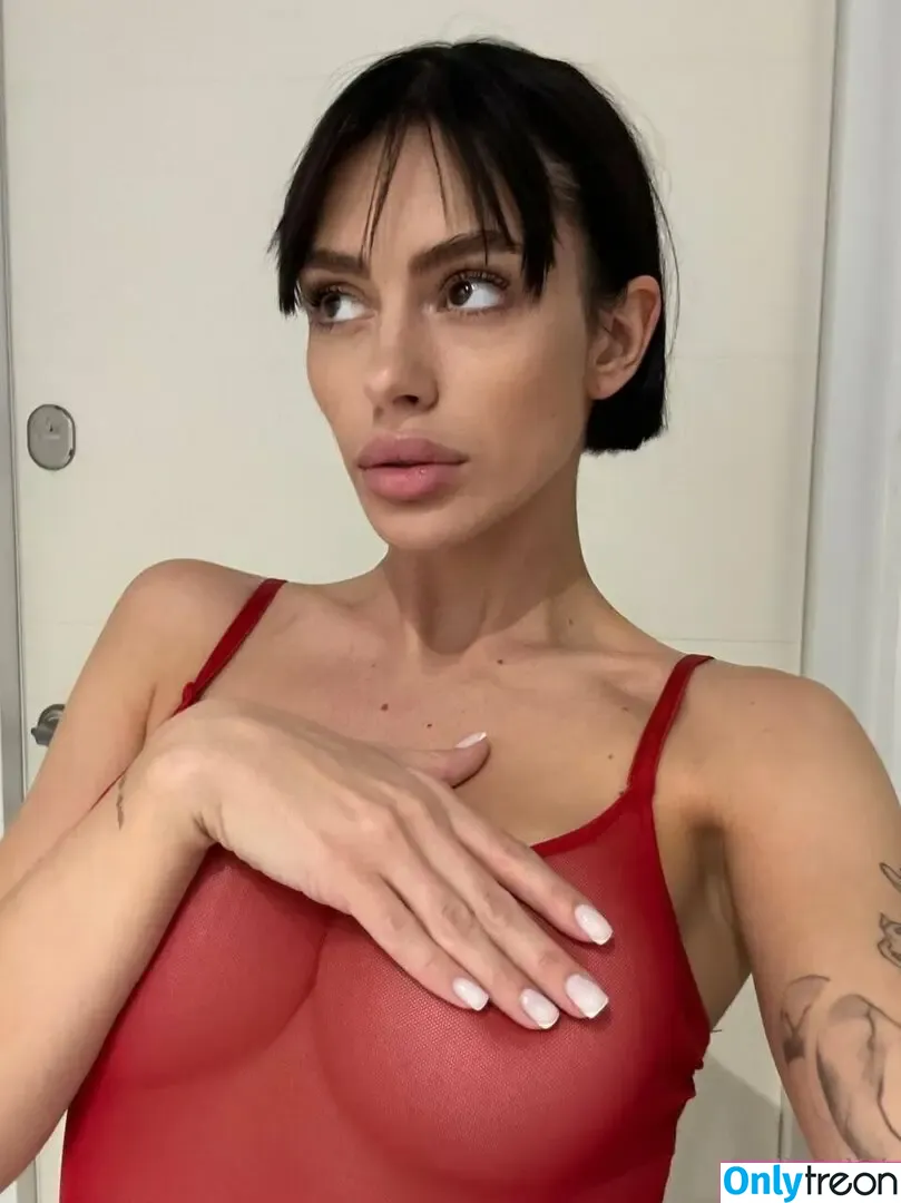 Alina Muronets nude photo #0007 (alinamorettixxx / muronetssss)