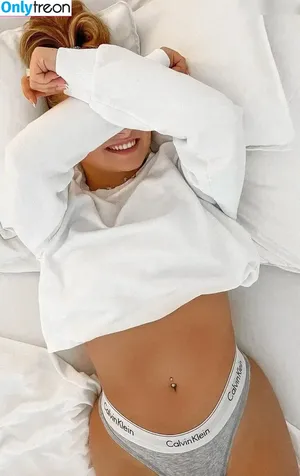 Alinamour nude photo #0015