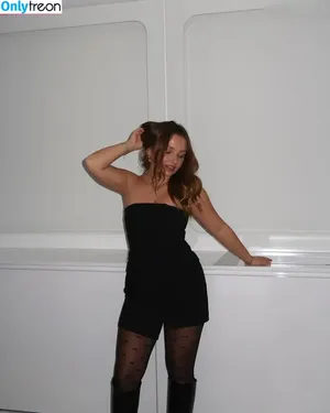 Alinamour nude photo #0306