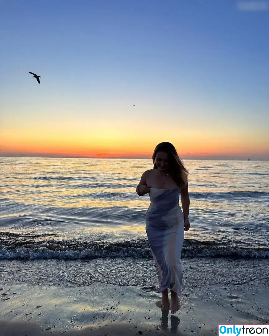 Alinamour nude photo #0093 (Alinamour)