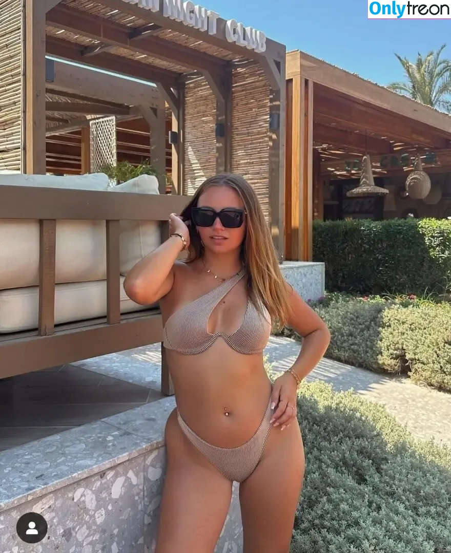 Alinamour nude photo #0184 (Alinamour)