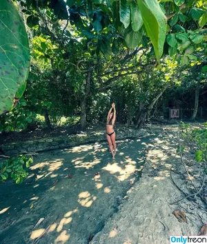 Aline Jones / aliciajonesworld / alinejoness nude photo #0004