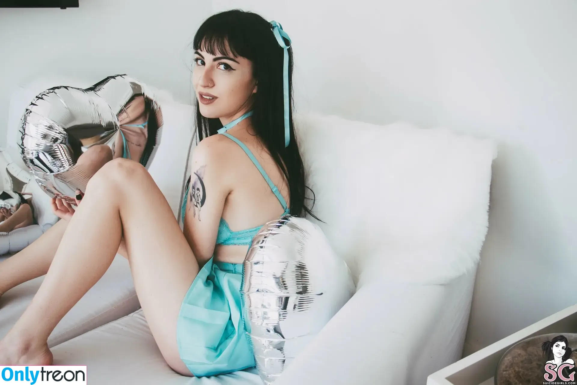 alineem nude photo #0033 (alineem_)