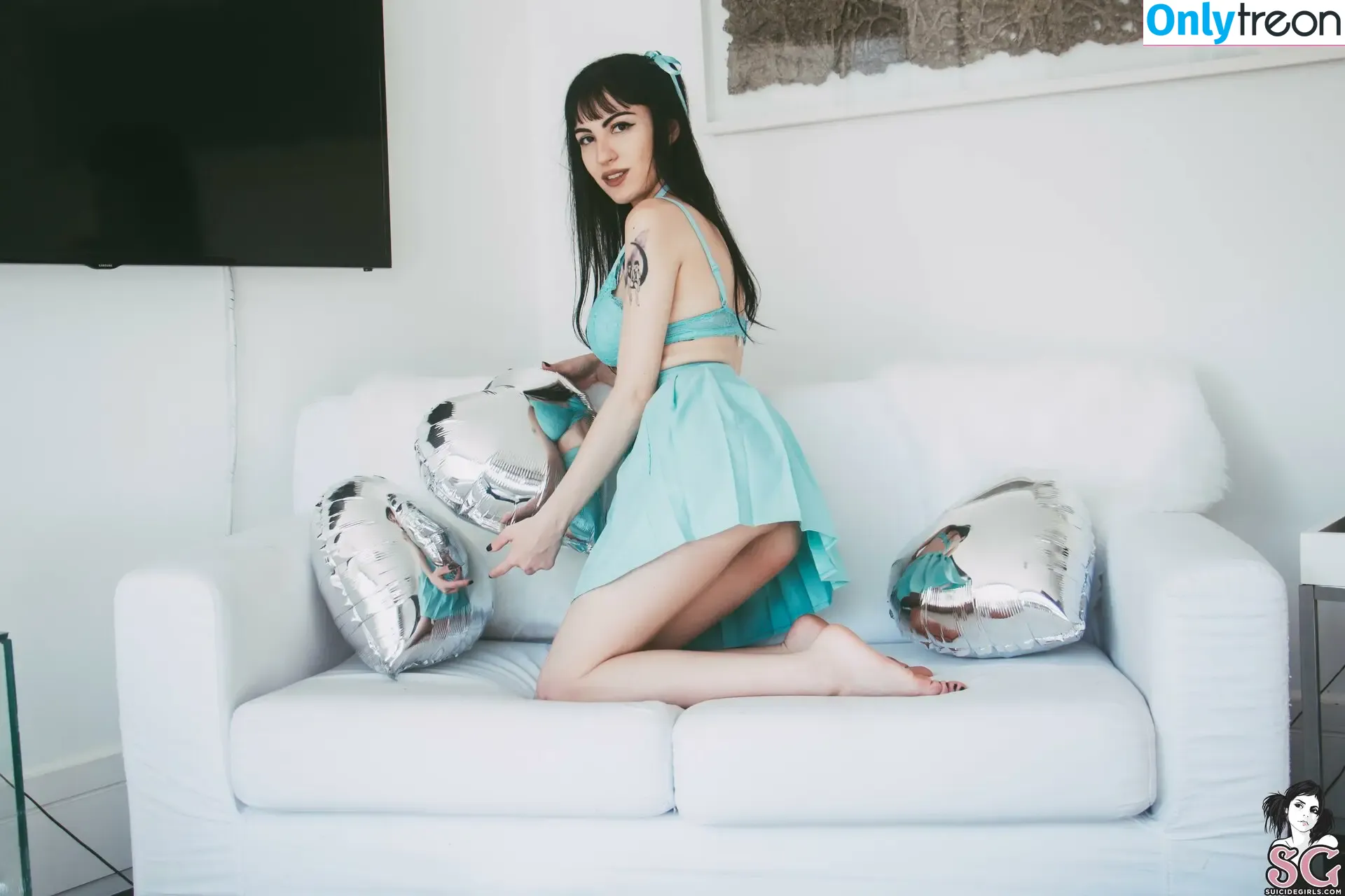 alineem nude photo #0034 (alineem_)