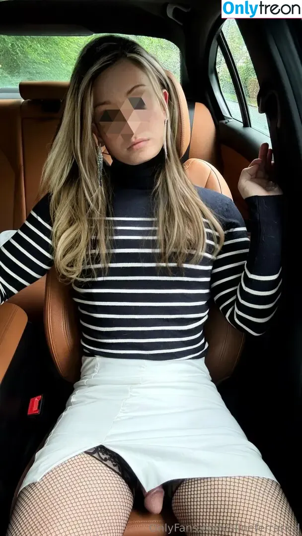 alineferraricd nude photo #0117 (alineferraricd)