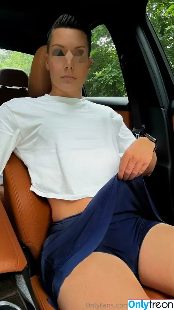 alineferraricd nude photo #0141 (alineferraricd)