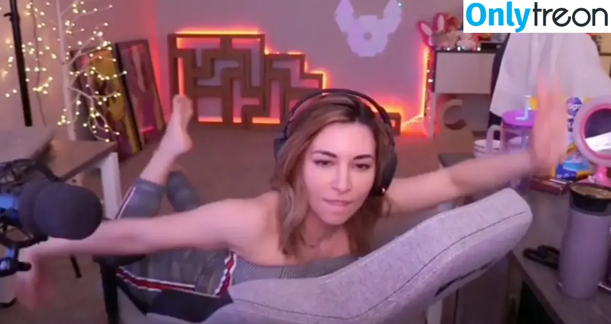 Alinity Divine nude photo #0002 (Alinity Divine)