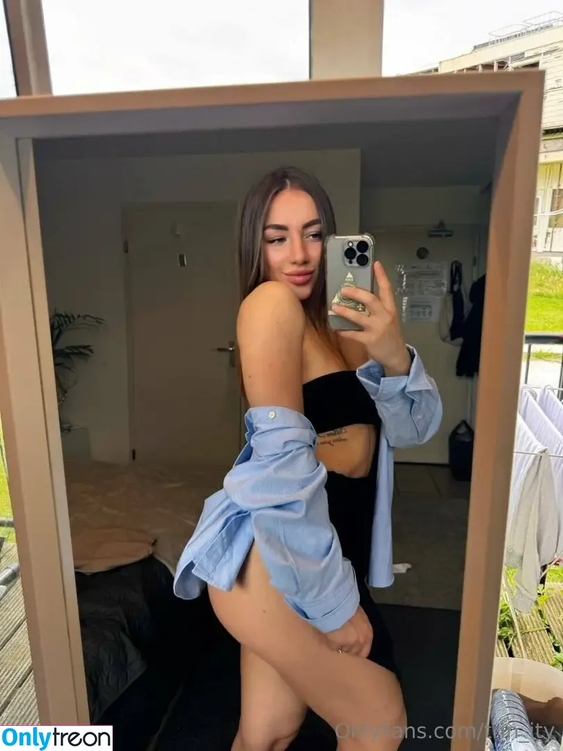 alisa_gymbabe_vip nude photo #0006 (its_cathaleya0905)