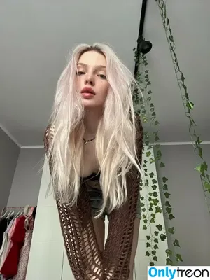 alisatvoya / alireons / realalisa / Алиса Твоя nude photo #0015